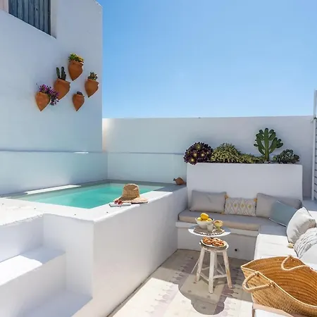 La Perla Del Pueblo - 4-bed Retreat - Pool & Sea Views Almunecar