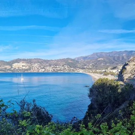 La Perla Del Pueblo - 4-Bed Retreat - Pool & Sea Views Holiday home Almunecar