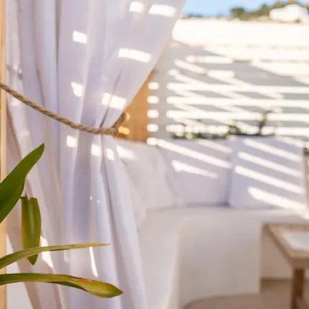 La Perla Del Pueblo - 4-Bed Retreat - Pool & Sea Views Almunecar