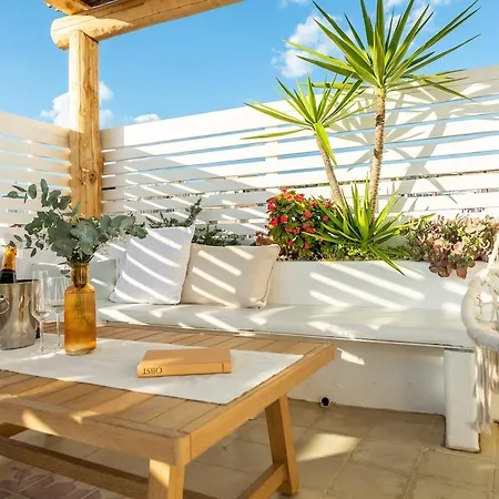 Holiday home La Perla Del Pueblo - 4-Bed Retreat - Pool & Sea Views