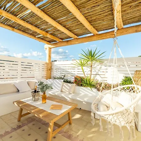 La Perla Del Pueblo - 4-Bed Retreat - Pool & Sea Views *