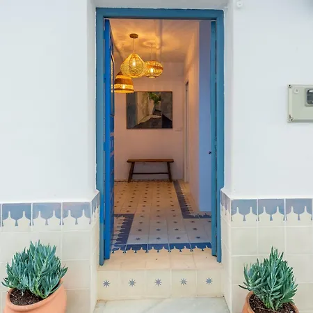 La Perla Del Pueblo - 4-Bed Retreat - Pool & Sea Views Holiday home Almunecar