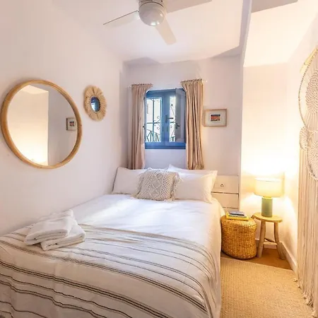 Holiday home La Perla Del Pueblo - 4-Bed Retreat - Pool & Sea Views
